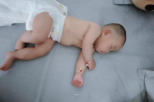 瑞安宝宝脚心出汗怎么回事